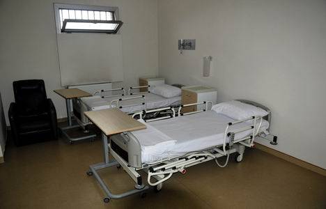 Pendik Eğitim ve Araştırma Hastanesi nde mahkum servisi açıldı!