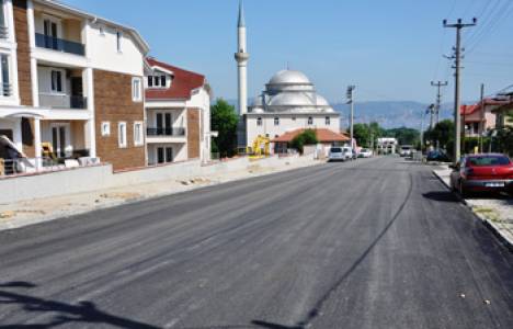 Kocaeli Bahçecik caddelerinde asfaltlama çalışmaları sürüyor!