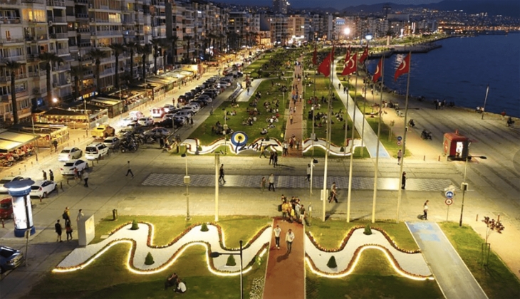 İzmirliler çıldırmış olmalı! Tarkan manzaralı balkon 500 dolar!