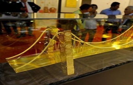 Saf altın 3. köprü minyatürü 39. İstanbul Jewelry Show'da sergilendi!