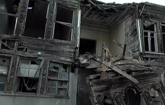 Üsküdar'da eski bina kısmi çöktü!