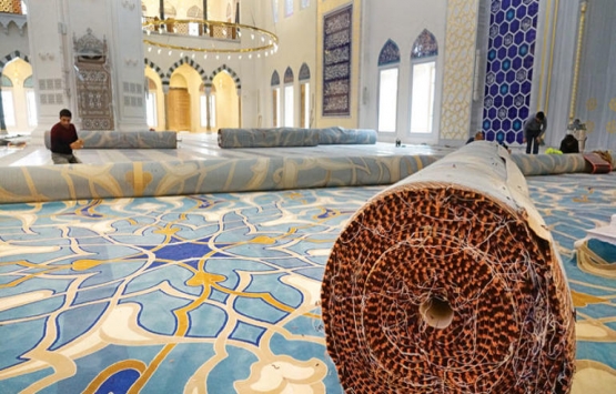 Çamlıca Camisi’ni aydınlatacak 7 tonluk ana avize yerine takıldı!