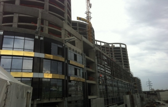 Caprice Gold mağdurları Jet Fadıl’ın geldiğini duyunca inşaata akın etti!