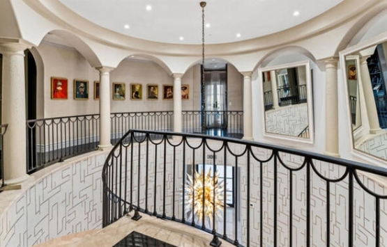 Kaley Cuoco Los Angeles taki evini satıyor!