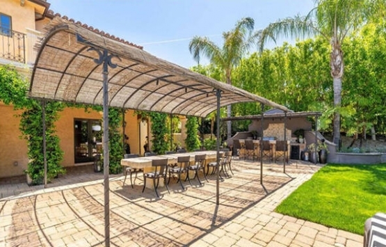 Kaley Cuoco Los Angeles taki evini satıyor!