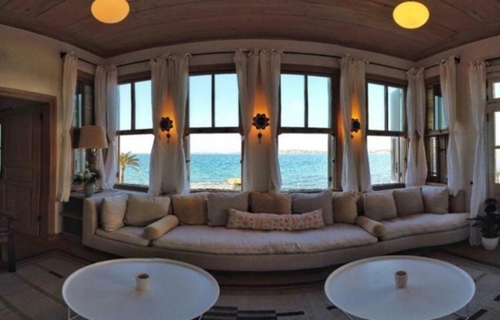 Hakan Meriçliler Çeşme de tarihi otel aldı!