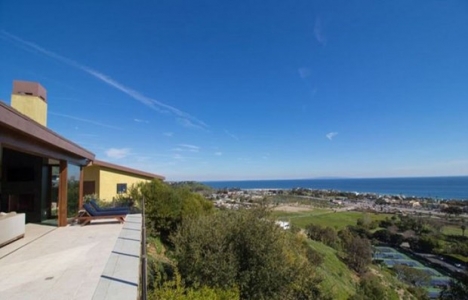 Robert Downey Jr. Malibu dan yeni ev aldı!