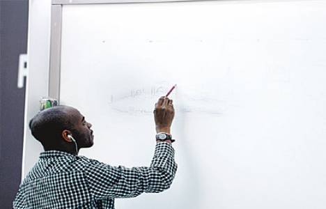 Stephen Wiltshire İstanbul’u çizmeye başladı!