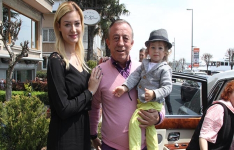 Ali Ağaoğlu ve küçük oğlu Ali Ege Bebek'te bir araya geldi!