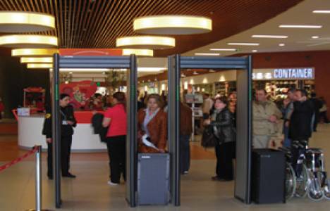 Bazı AVM'ler x-ray cihazlarını kaldırıyor bazıları hiç koymuyor!