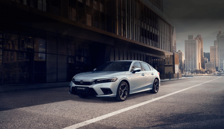 Honda Civic in en yeni fiyat listesi açıklandı! Civic e tam 100 bin TL lik Mart 2024 indirimi geldi!