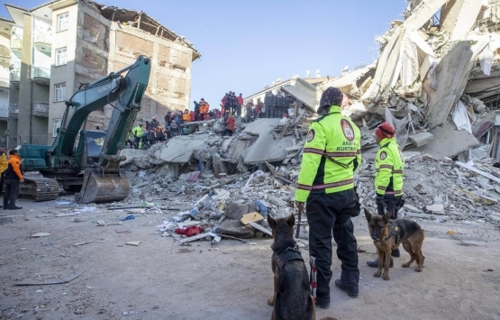 Elazığ da 1 yıl sonra 2 bin 517 konut teslim edildi!
