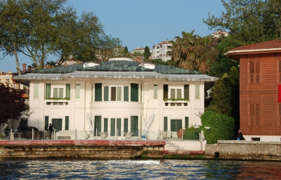 Tatlıcıların yalısına haciz geldi!