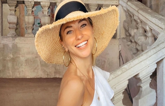 Burcu Esmersoy Bodrum'dan 2 milyon TL'ye ev alacak!