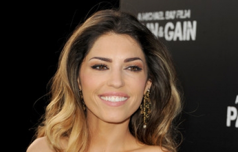 Yolanthe Cabau evini zararına sattı!