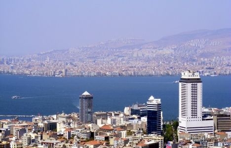 İzmir Konak'ta 3.7 milyon TL'ye satılık bina!