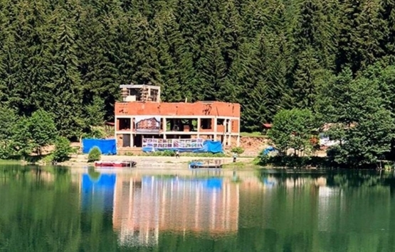 Şavşat Gölü kenarında inşa edilen binaya tepki!