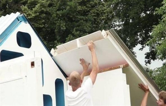 Prag ta 3 saatte ev inşa edildi!