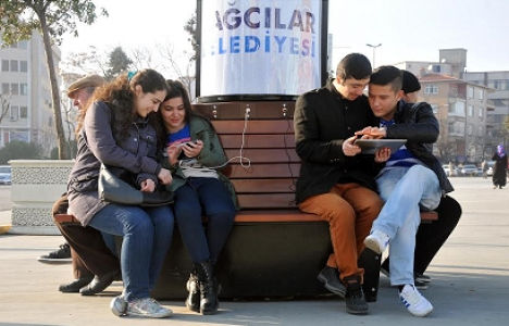 Bağcılar Belediyesi nden şarj eden akıllı banklar!