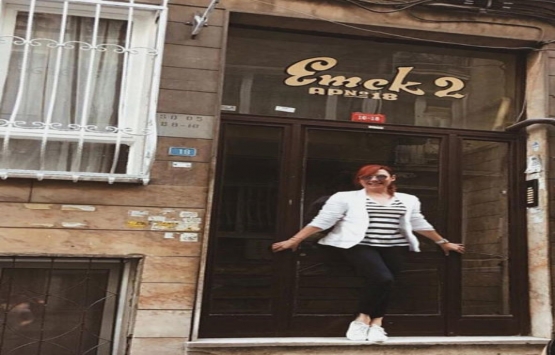 Deniz Seki çocukluğunun geçtiği apartmanı paylaştı!