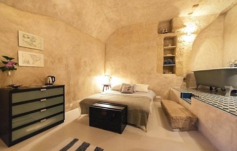 Fransa da 1 Euro ya alınan mağara ev oldu!