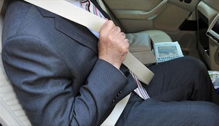 Şoförler dikkat! Araç kullanırken bunu yapmayana çok ağır ceza var! Bakın o ceza neymiş?