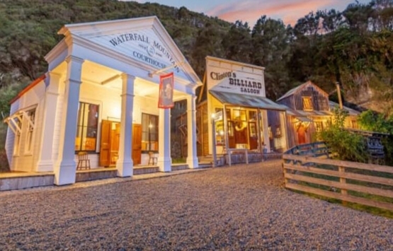 Yeni Zelanda da dev kasaba 7,5 milyon dolara satılıyor!