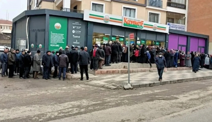 Ocak ayı bitti marketlerde zam furyası ve ucuz ürün kuyrukları başladı!