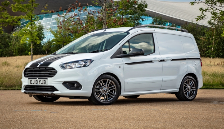 Ford Transit Courier Ekim 2022 fiyat listesi açıklandı! Araba alacaklara ekim ayı fırsatı! 26 Ekim 2022 fiyat listesi