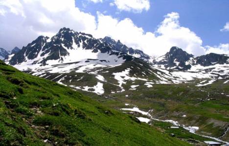 Kaçkarlar yerli ve yabancı doğa tutkunlarını ağırlıyor!