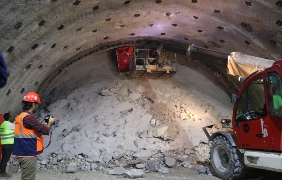 Honaz Tünelleri nde ışık göründü!