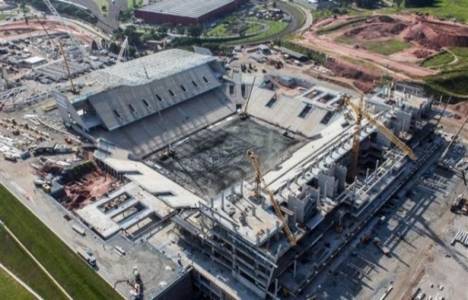 Dünya Kupası'na 50 gün var ama Brezilya'daki stad inşaatları devam ediyor!