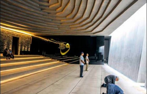 İşte Hira Mağarası şeklinde inşa edilen cami!