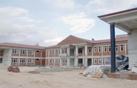 Manisa'da engelliler okuluna imar engeli!