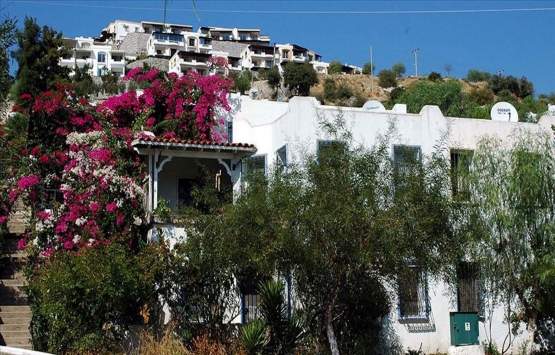 Engin Altay ‘Zeytin işleme tesisi’ olarak gösterdiği alanda kaçak villa yaptırdı iddiası!