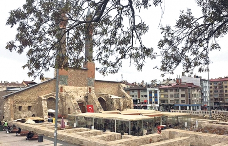 Sivas Ulu Cami ve Çifte Minareli Medrese’nin restorasyonuna tepki!