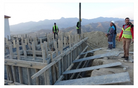 Adana Kozan'da 21 konut için temel atıldı!