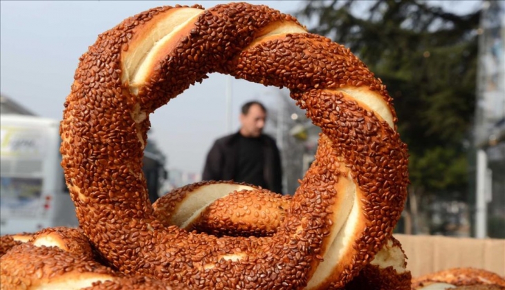 İstanbul’da simit kaç para? Oda başkanı “zam yok”, simitçi “var” diyor! 