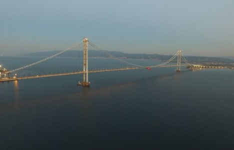 Osmangazi Köprüsü ışıklandırıldı!