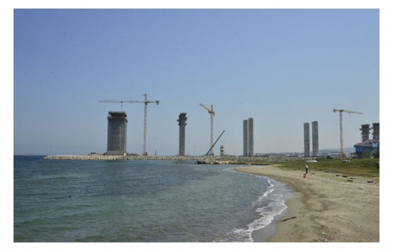 1915 Çanakkale Köprüsü nde kırmızı beyaz kulelerin yüzde 78 i tamam!