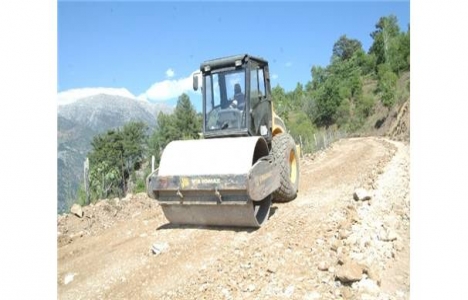 Antalya Gündoğmuş'ta yol çalışmaları devam ediyor!
