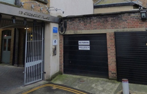 Londra daki 14 metrekarelik garaj 360 bin sterline satıldı!