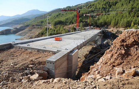 Antalya Ak Köprü ile 12 mahalle birbirine bağlanıyor!