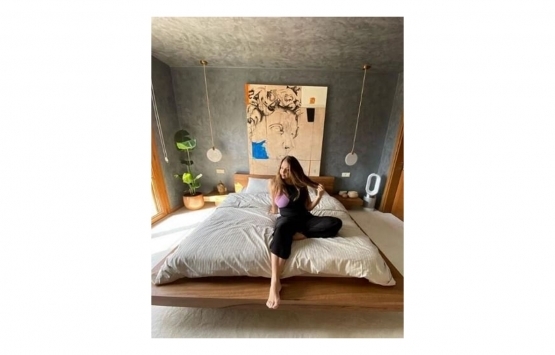 Gamze Erçel’in iki katlı cam evi!