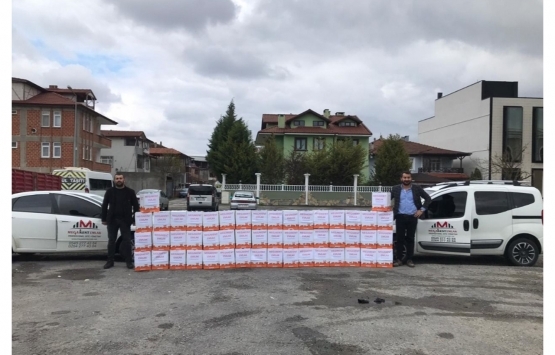 Sakarya'da emlakçılar ihtiyaç sahiplerine gıda kolisi dağıttı!