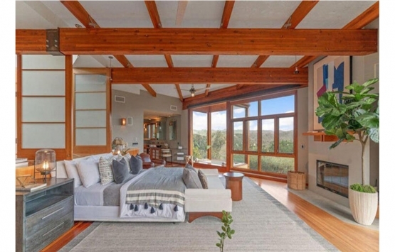 Leighton Meester ve Adam Brody California daki malikanelerini satıyor!