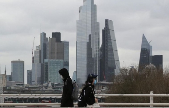 Londra nın en dar evi 950 bin sterline satılıyor!