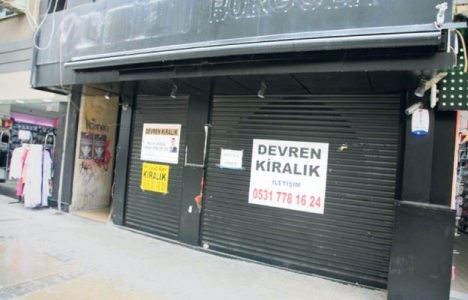 Turizmin kalbinde dört dükkandan biri kiralık ya da satılık!