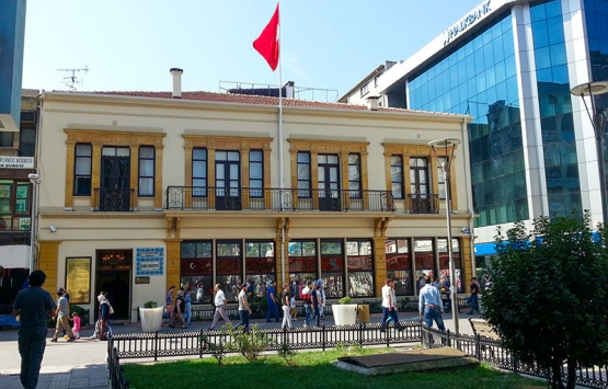 Samsun da AVM inşaatı müzeyi çatlattı!