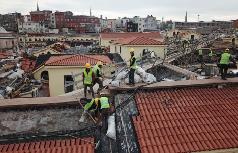 Kapalıçarşı nın çatısına son kiremitler konuluyor!
